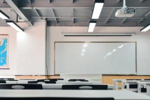 中原工學院召開2025年度第二次意識形態、網絡意識形態分析研判暨網絡安全工作會議