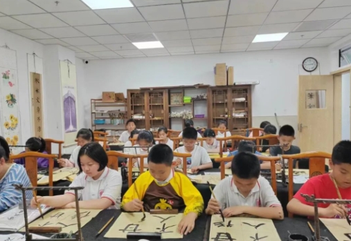 北京東方紅學校小學部社團開課啦，看看學校都開設了哪些團課！