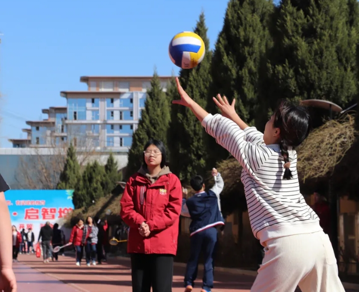 運動點燃激情，青春彰顯活力—記三河市燕橋學校陽光大課間