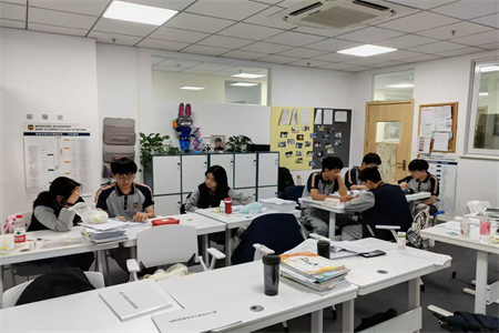 北京東方紅學(xué)校學(xué)費(fèi)2025年上調(diào)了嗎？附學(xué)校最新收費(fèi)標(biāo)準(zhǔn)表