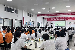 華油榮德小學(xué)開(kāi)展2025年暑期教職工培訓(xùn)：養(yǎng)天地正氣，做真正教育！