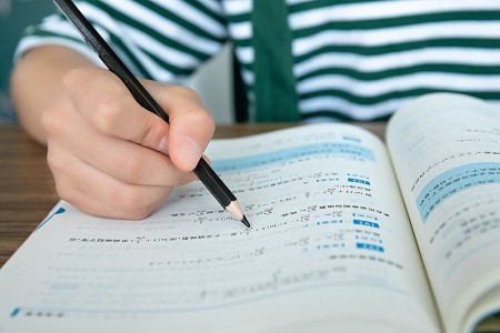 天津法耀高級中學入學測試